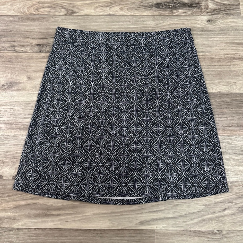 NWT Rip Skirt Hawaii Wrap Skirt in Black Pearl Batik Size Medium